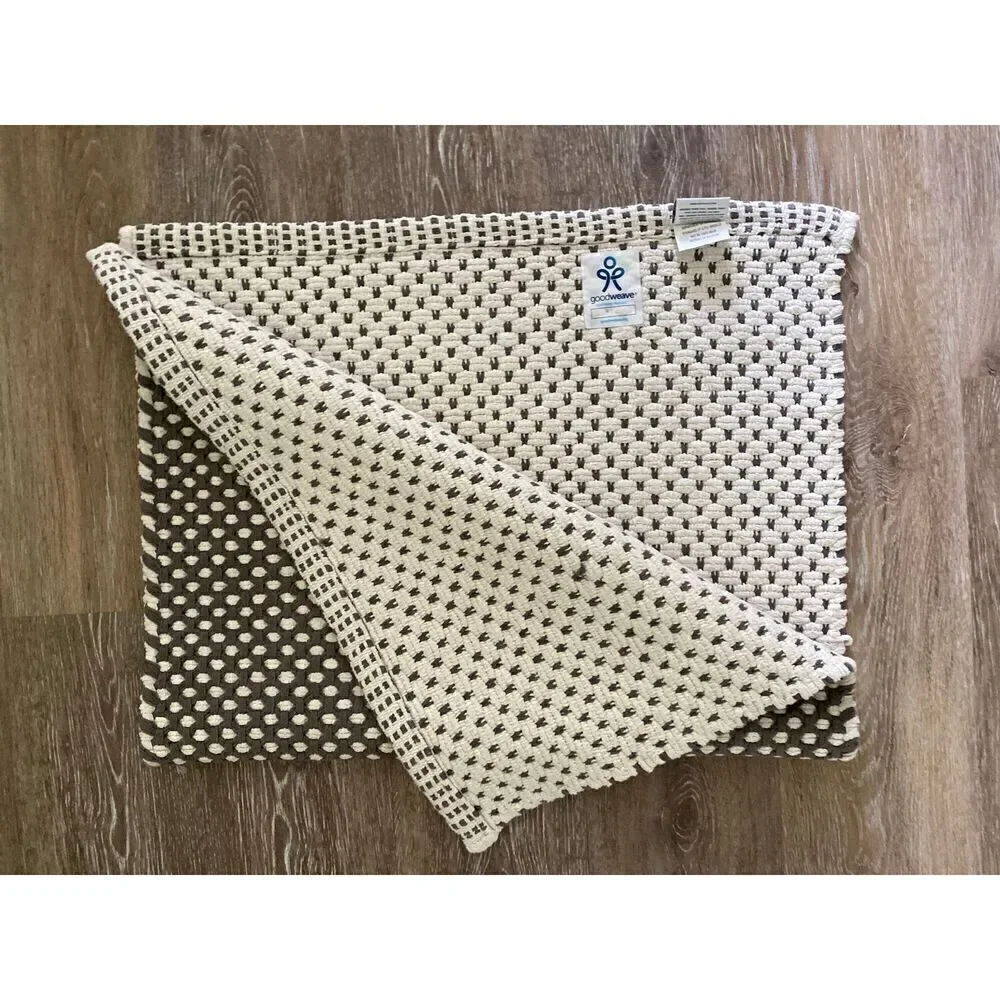 Threshold Gray White Dot Bath Mat
